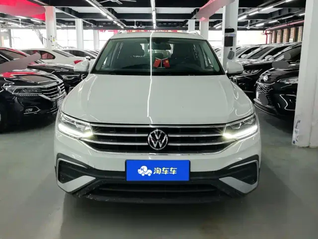 Volkswagen Tiguan L — Фото автомобиля 2