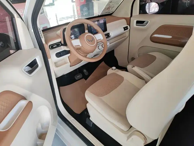Wuling Hongguang Mini EV — Фото автомобиля 14