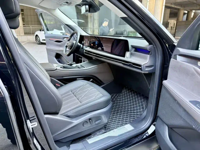 Ford Edge — Фото автомобиля 3