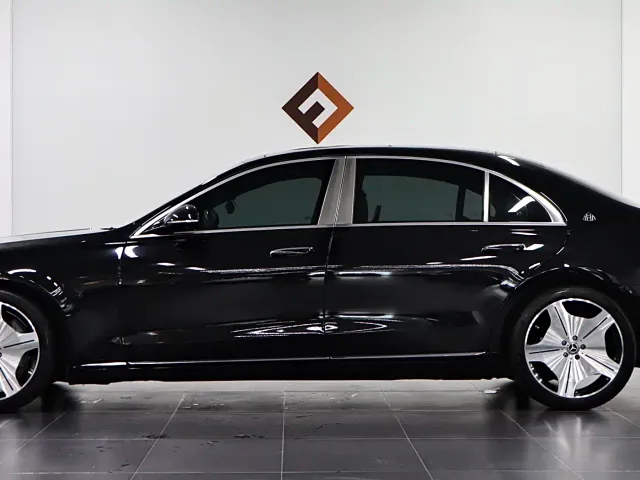 Mercedes-Benz S-Class — Фото автомобиля 8
