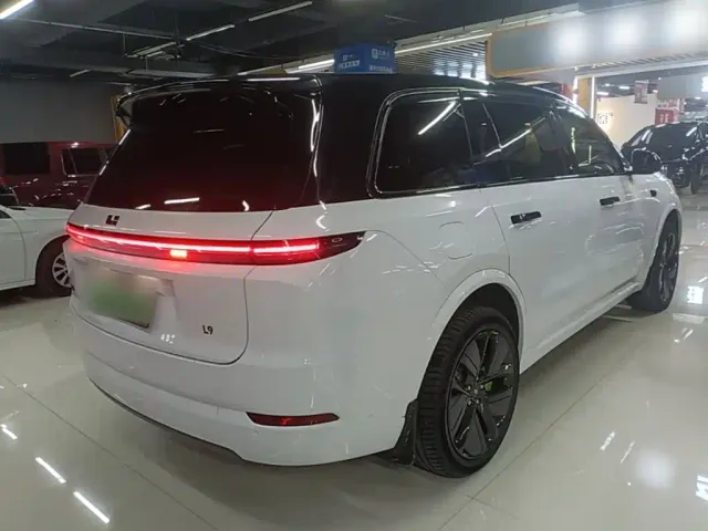 Li Auto L9 — Фото автомобиля 6