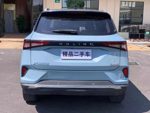 Wuling Asta — Фото автомобиля 5