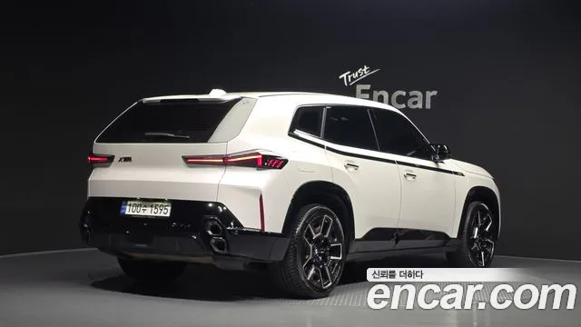 BMW XM — Фото автомобиля 2