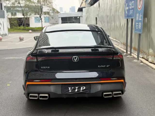 Changan Changan UNI-V 2024 1.5T Deluxe Sport — Фото автомобиля 10