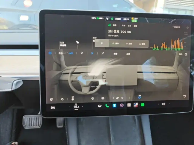 Tesla Model 3 — Фото автомобиля 12
