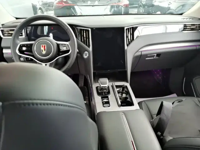 Hongqi HS7 PHEV — Фото автомобиля 9