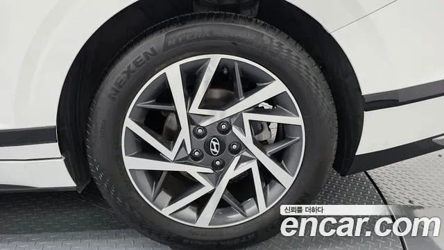 Hyundai Grandeur Grandeur (GN7) 2.5 Бензин 2WD — Фото автомобиля 20