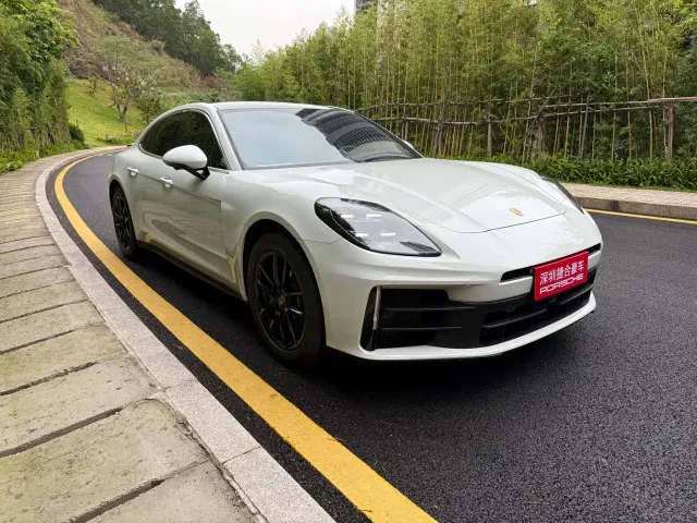 Porsche Panamera — Фото автомобиля 3