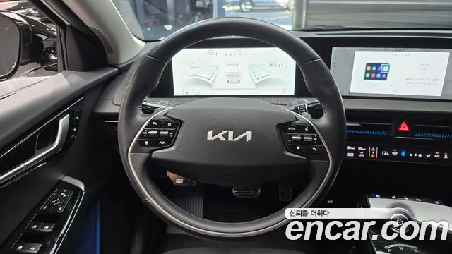 Kia EV6 — Фото автомобиля 13
