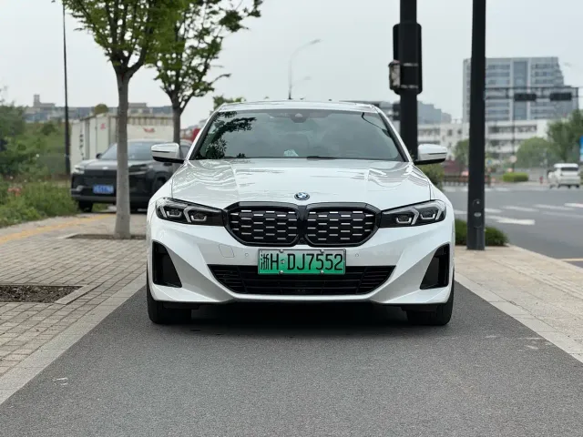 BMW i3 — Фото автомобиля 2