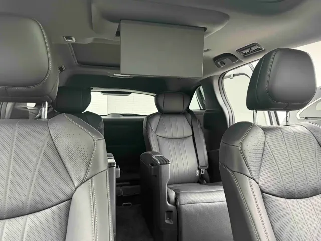 Toyota Sienna — Фото автомобиля 19