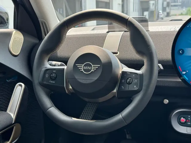 MINI Electric MINI ACEMAN — Фото автомобиля 15