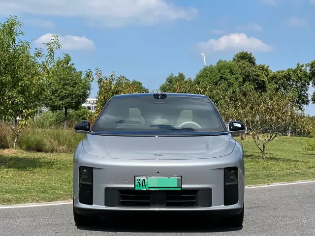 Li Auto i6 — Фото автомобиля 2