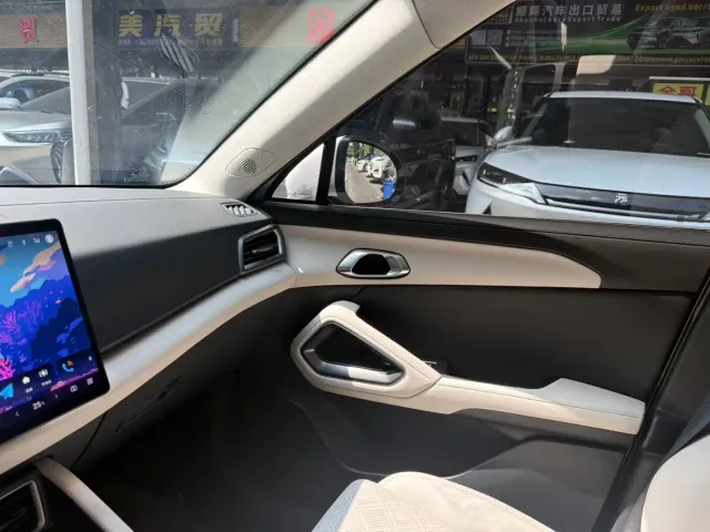 BYD Yuan UP — Фото автомобиля 7