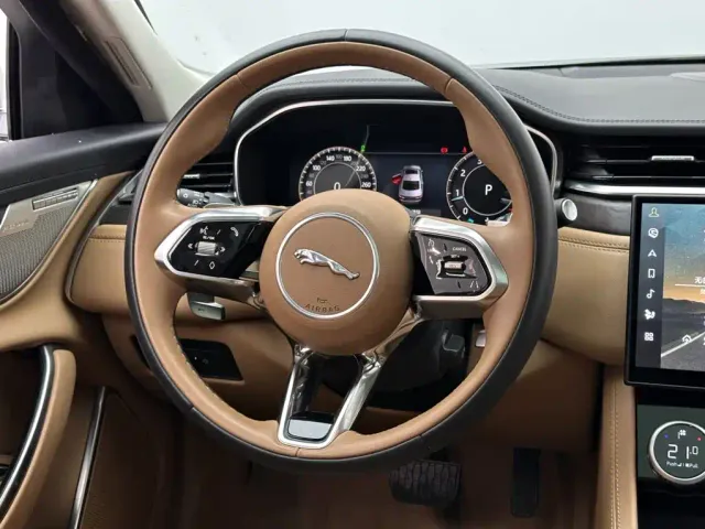 Jaguar XFL — Фото автомобиля 12