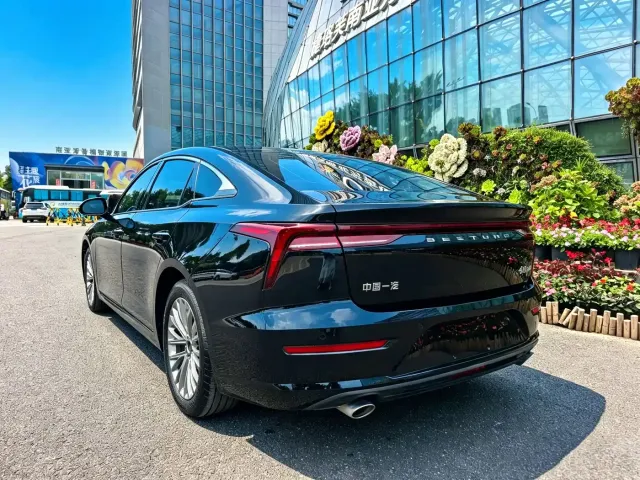Bestune B70 — Фото автомобиля 8
