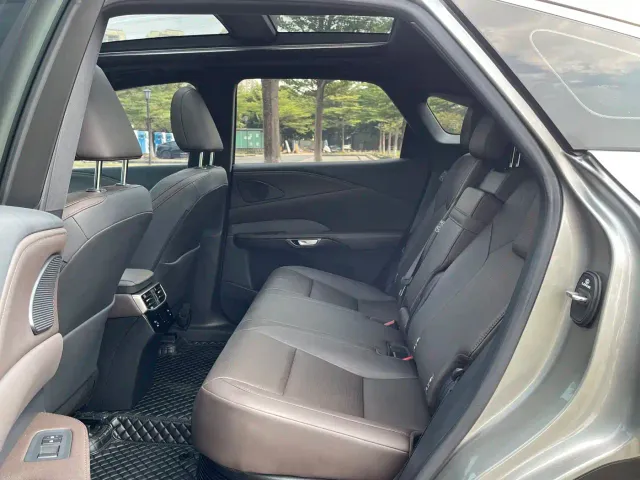 Lexus RX — Фото автомобиля 11