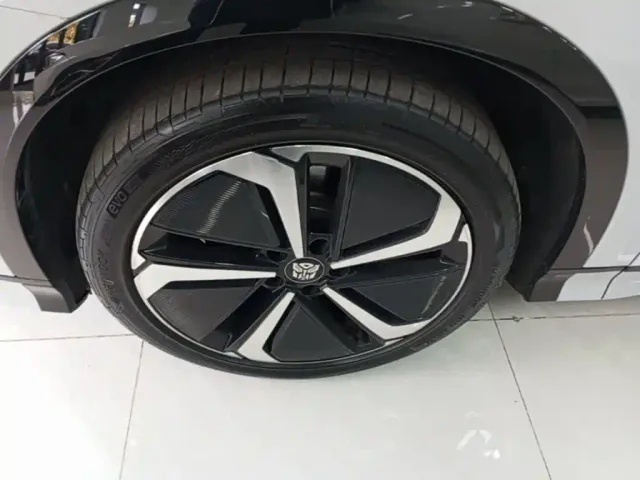 BYD Song L EV — Фото автомобиля 22