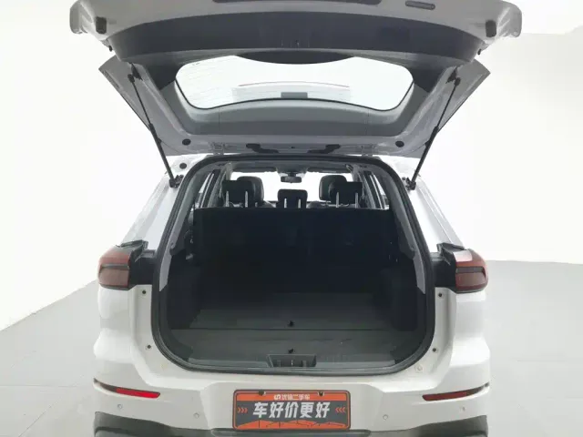 Chery Tiggo 8 — Фото автомобиля 16