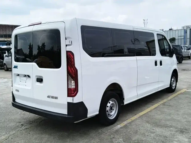 JMC E-Fushun — Фото автомобиля 4