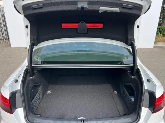 Audi A4L — Фото автомобиля 14