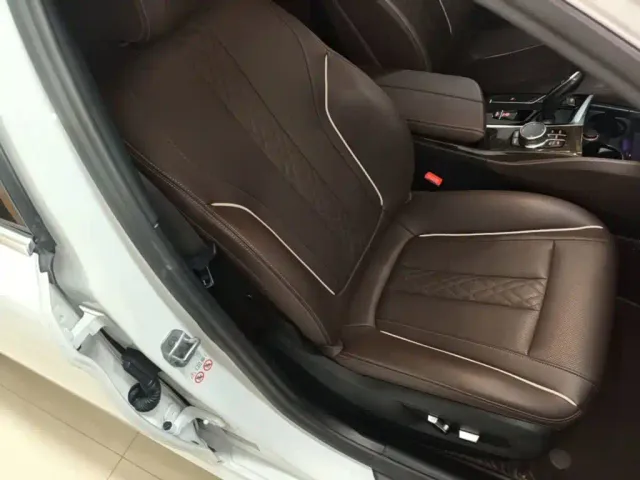 BMW 5 Series — Фото автомобиля 24
