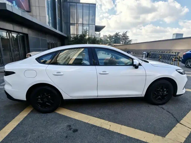 BYD Seal 05 DM-i — Фото автомобиля 7