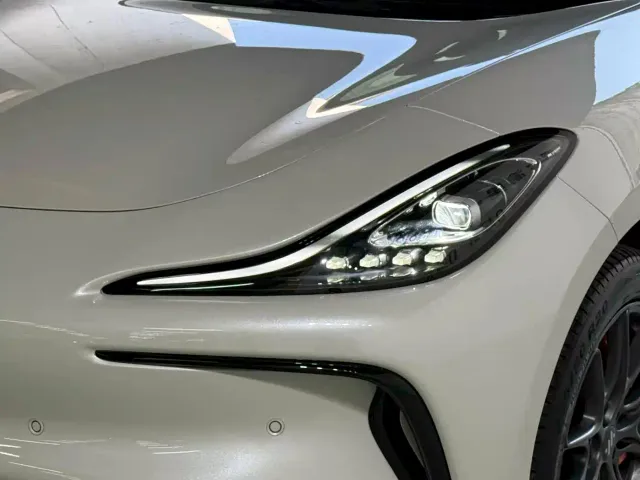IM Motors LS6 — Фото автомобиля 20