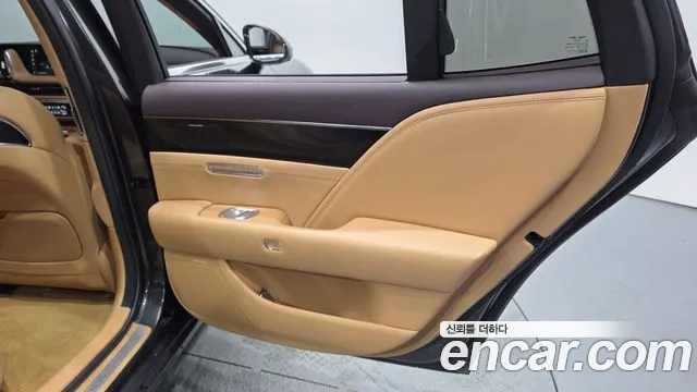 Genesis G90 Бензин 3.5 турбо AWD — Фото автомобиля 25