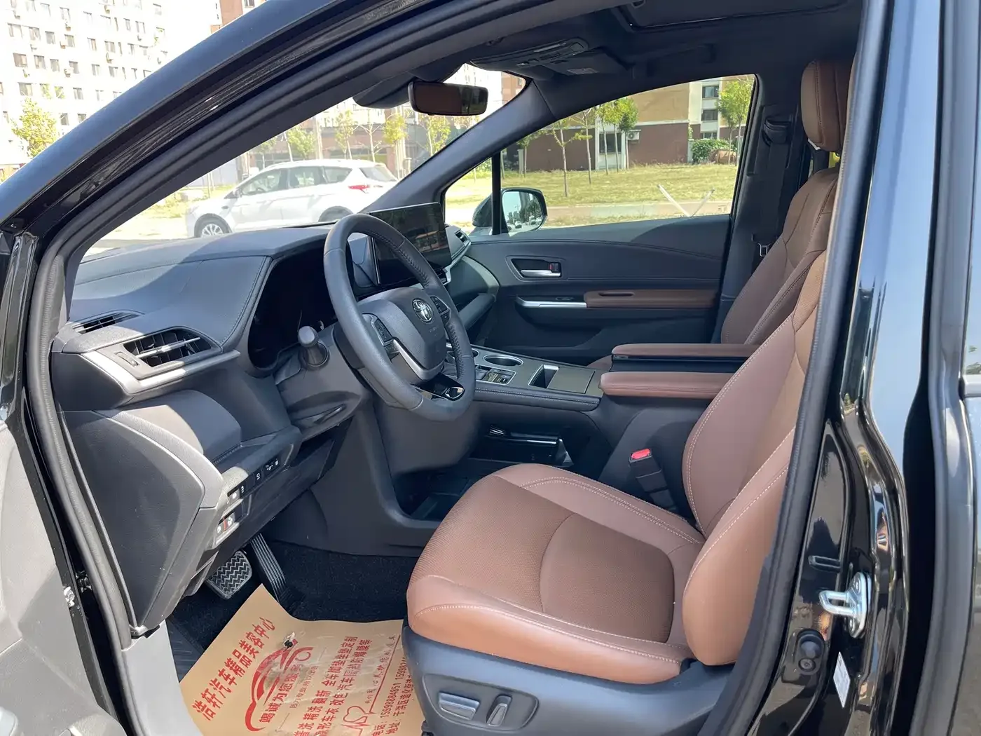 Toyota Toyota Sienna 2026 2.5L Hybrid AWD Exclusive Edition — Фото автомобиля 4