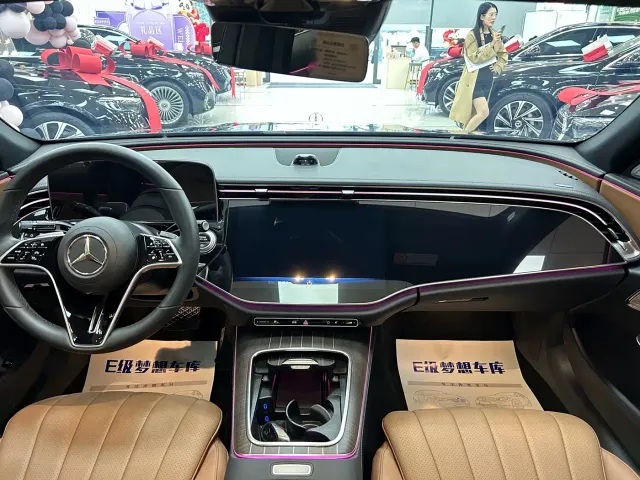 Mercedes-Benz E-Class — Фото автомобиля 8