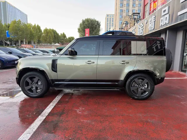 Land Rover Defender — Фото автомобиля 3