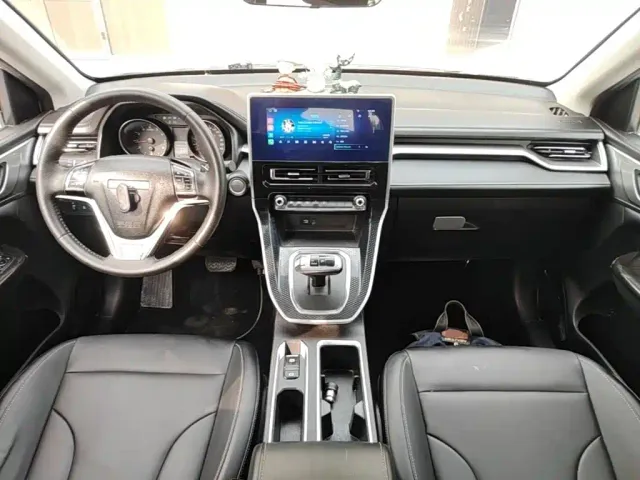Haval M6 — Фото автомобиля 9