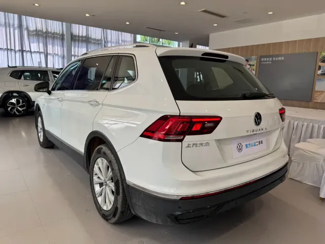 Volkswagen Tiguan L — Фото автомобиля 16