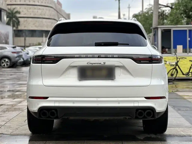 Porsche Cayenne — Фото автомобиля 3