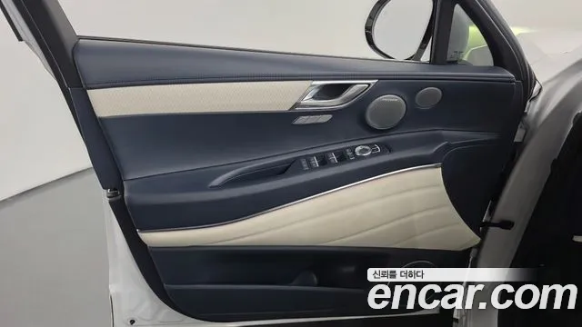 Genesis GV80 — Фото автомобиля 24