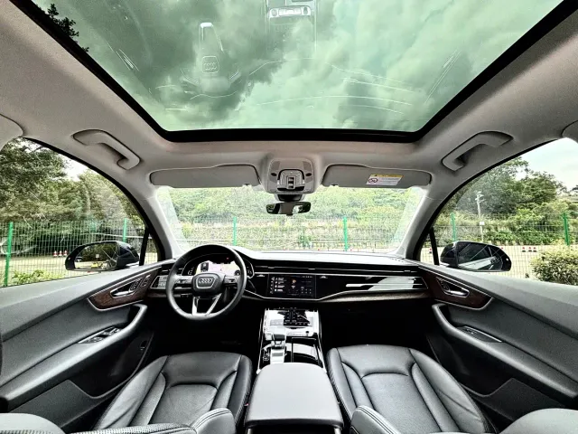 Audi Q7 — Фото автомобиля 18