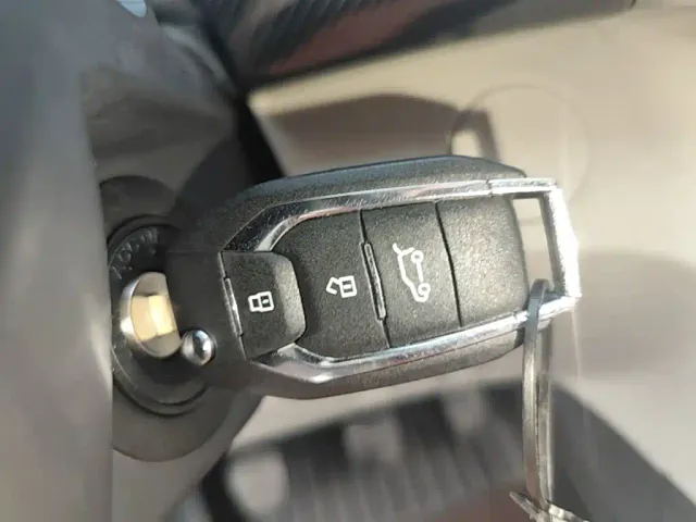 Maxus G50 — Фото автомобиля 8