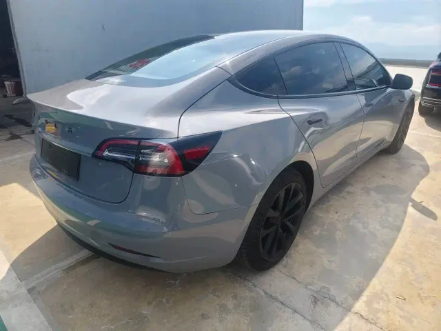 Tesla Model 3 — Фото автомобиля 15