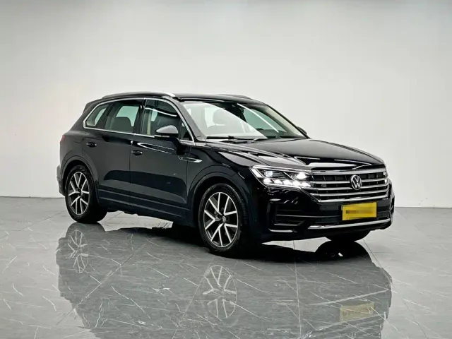 Volkswagen Touareg — Фото автомобиля 8