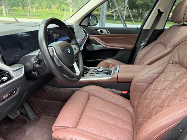 BMW X7 — Фото автомобиля 4