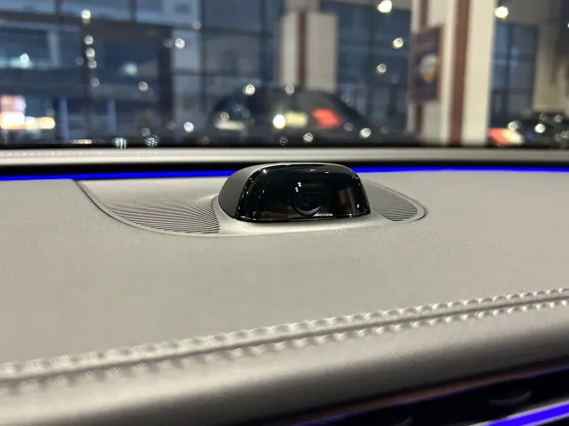 Mercedes-Benz E-Class — Фото автомобиля 14