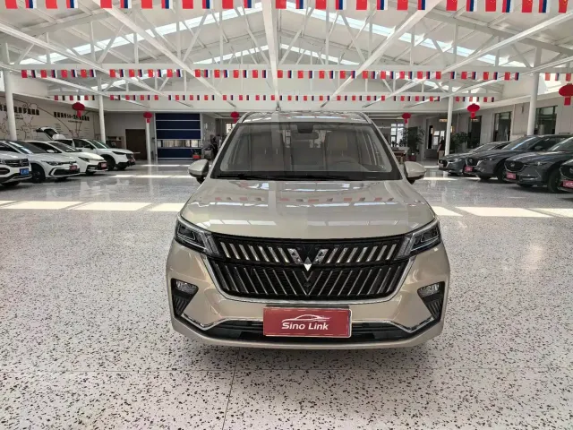 Wuling Jiachen — Фото автомобиля 2