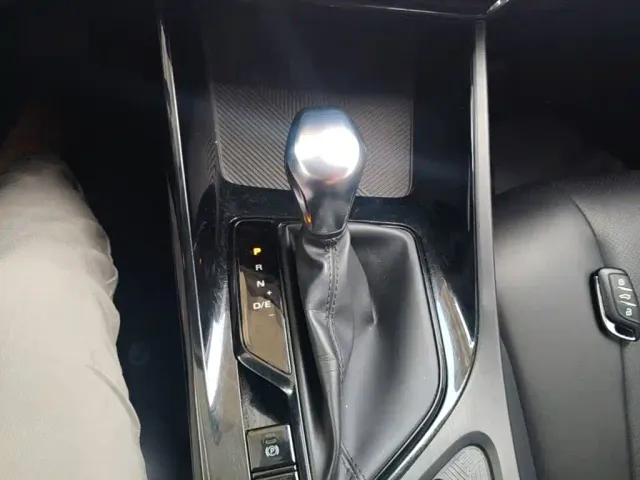 Roewe i5 — Фото автомобиля 13