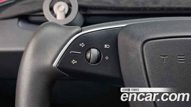 Tesla Model 3 — Фото автомобиля 13