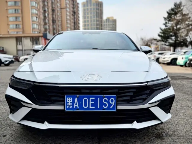 Hyundai Elantra — Фото автомобиля 2