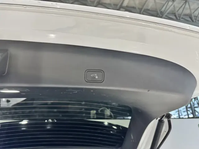 Li Auto i6 — Фото автомобиля 24