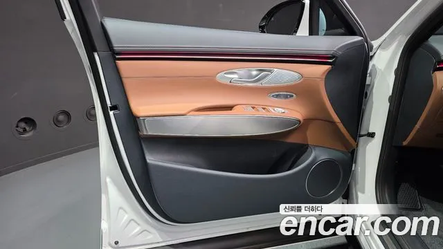 Genesis GV70 2.5T Бензин 2WD — Фото автомобиля 23