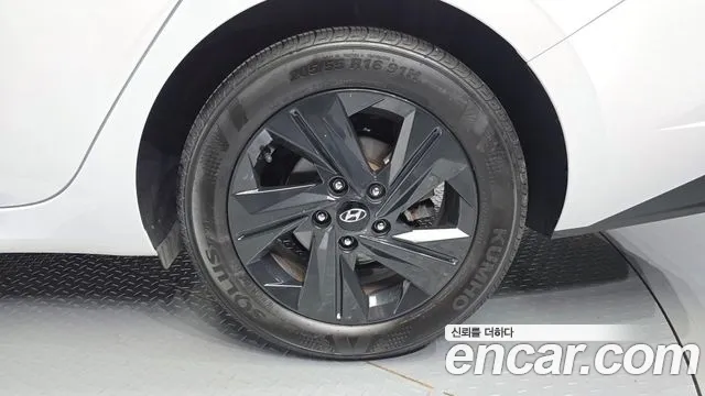Hyundai Avante CN7 — Фото автомобиля 5
