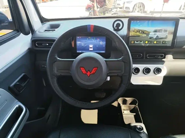 Wuling Zhiguang NEV — Фото автомобиля 10